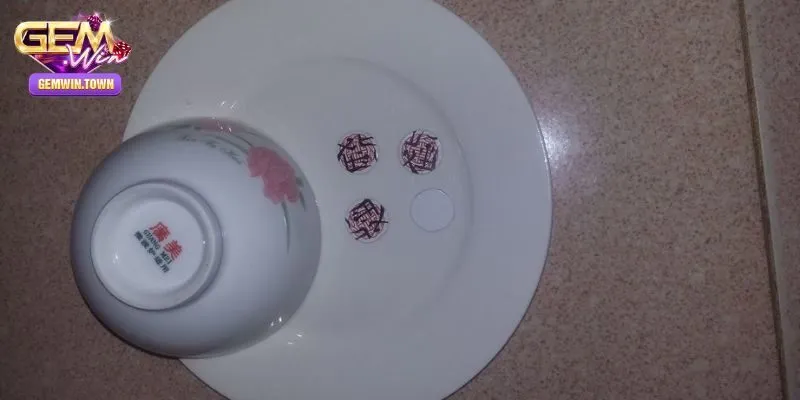 Các Dụng Cụ Xóc Đĩa Bịp - Khám Phá Chi Tiết Cùng Gemwin